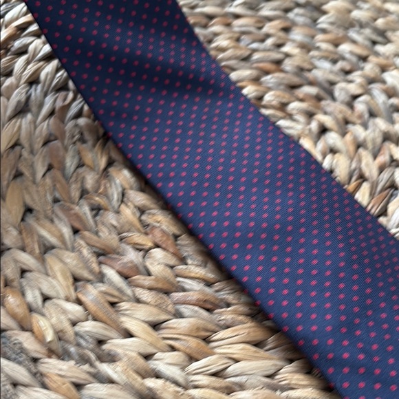 Chipp silk tie made in England navy with red polka dots - Picture 5 of 6